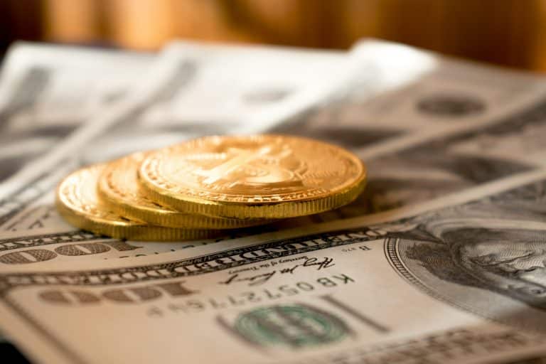 מטבעות ושטרות כסף - האם לפי חוק מותר להחזיק כסף מזומן בבית